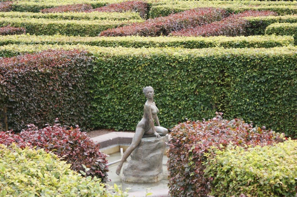 (7) maze of modeled memories
